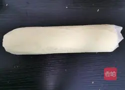 Illustration of how to make strawberry roll 13