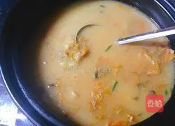 Illustration of how to make kimchi hot pot 9