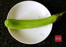 Illustration of how to make chrysanthemum and eggplant in tomato sauce 1