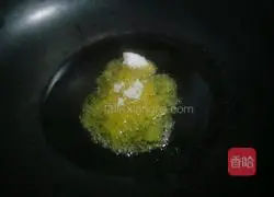 Illustration of how to make secret sauce elbows 10