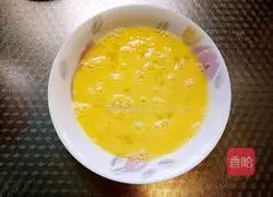 Illustration of how to make egg toast slices 1