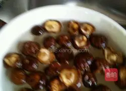 Illustration of how to make braised chicken rice 5