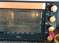 Illustration of how to make cupcakes 11