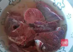 Illustration of how to make soy donkey meat 1