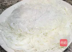 Illustration of how to make Taiwanese fried rice noodles 1