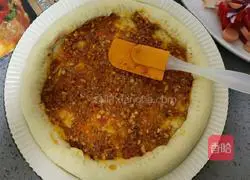 Illustration of how to make ham and bacon pizza 13