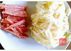 Illustration of spicy kimchi pork shreds 2