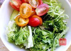 Illustration of how to make vegetable salad 5