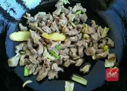 Illustration of how to cook mutton with winter melon 6