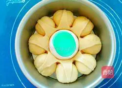 Yoghurt Sun Wreath Bread Illustration of how to do it 10