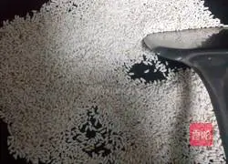 Illustration of how to make country steamed pork 4