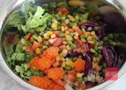 Illustration of how to make vegetable salad 2