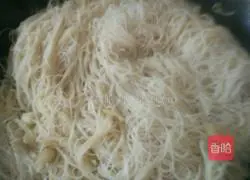 Illustration of how to make fried rice noodles (home-style thick rice noodles) 6