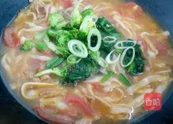 Vegetable and Shredded Pork Noodles Recipe Illustration 7