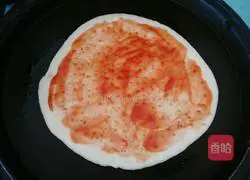 Illustration of making homemade pizza with electric baking pan 12