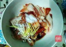 Illustration of how to make steamed pork with rice flour (home-cooked version) 3