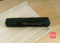 Illustration of how to make bacon sushi 10