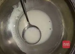 Illustration of how to make brown sugar and egg fermented glutinous rice 4
