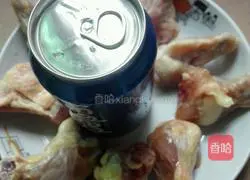 Illustration of how to make cola-braised chicken legs 1