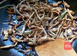 Illustration of how to make Huanghua Braised Noodles 6