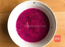 Illustration of how to make dragon fruit chiffon cake 2