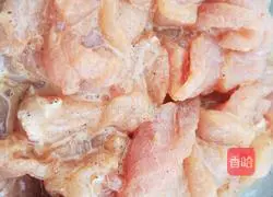 Illustration of how to make fried pork rolls 2