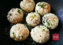 Illustration of how to make fried buns 15