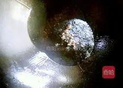 Illustration of how to make spicy kimchi pork shreds 9