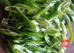 Illustration of how to stir-fry thousands of shredded pork with chili pepper 1