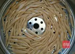 Illustration of how to make oatmeal fish 3