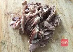 Illustration of how to make braised beef vermicelli 2