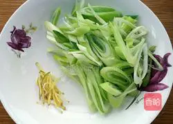 Illustration of how to stir-fry meat with green onions 2