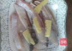 Illustration of how to make spicy fish sticks 2