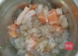 Illustration of how to make meat floss, seafood and slider chicken pizza 2