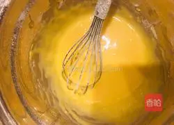 Three Color Chiffon Cake Recipe Illustration 6