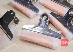 Illustration of how to make the stunning strawberry cake 9