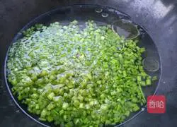  Illustration of how to make donkey meat and celery steamed dumplings 8