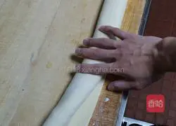 Illustration of how to make chive rolls 13