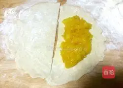 Illustration of how to make Indian flying cake pineapple pie 9
