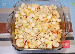 Illustration of how to make shrimp and cheese baked spaghetti 14