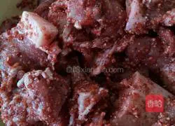 Illustration of how to make pumpkin steamed pork 3