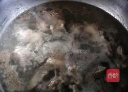 Illustration of family braised beef 3