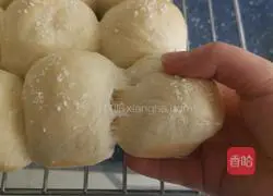 Illustration of how to make pure coconut milk buns 14