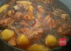 Illustration of how to make potato stewed chicken 8