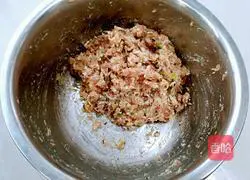 Illustration of how to make mushroom and glutinous rice pearl balls 8