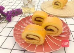 Strawberry Petit Four Cake Roll Recipe Illustration 19