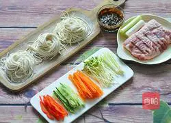 Illustration of how to make noodles with soybean paste in old Beijing 1