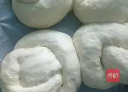 Raisins Illustration of how to make old-fashioned bread 8