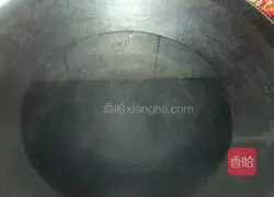 Illustration of How to Make Noodles for Spare Ribs 4