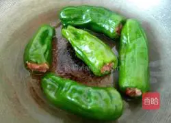 Illustration of how to make fried and stuffed green peppers 9